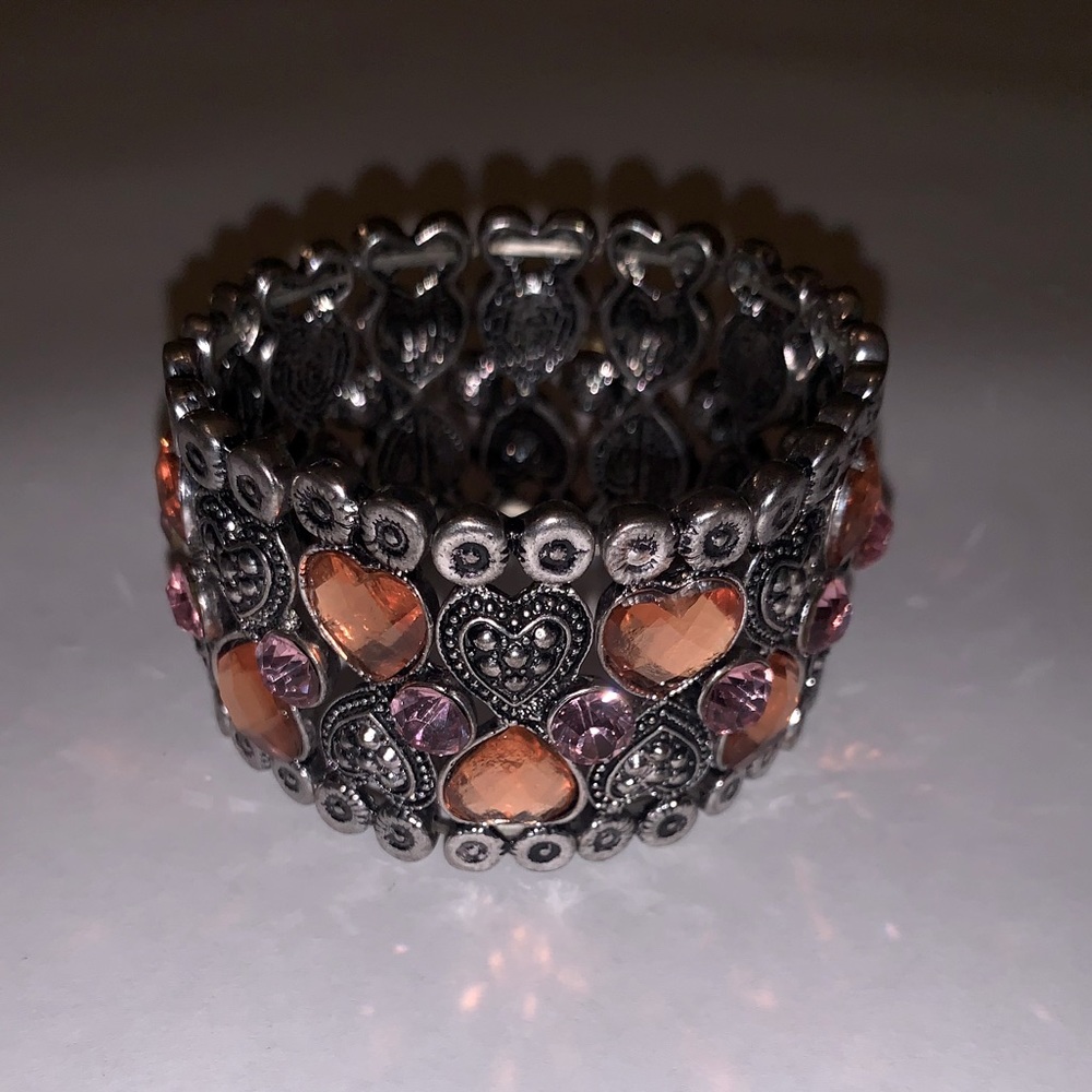 3/$15💜Silver cuff bracelet 💗heart💗rhinestones